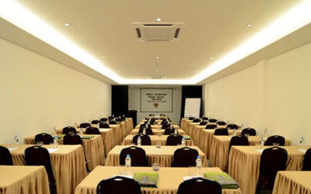 The Leverage Business Hotel Mergong