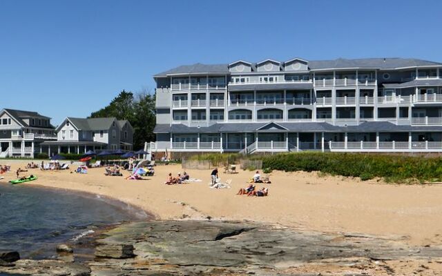 Madison Beach Hotel, Curio Collection by Hilton