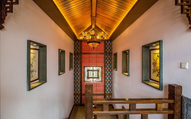 Zuixi Pavilion Travelling With Hotel