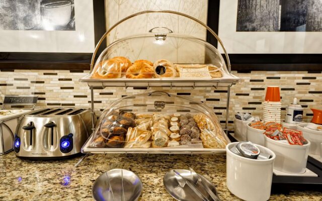 Hampton Inn Kansas City-Airport