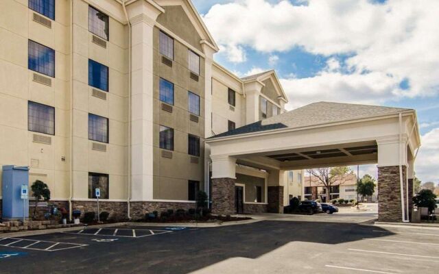 Comfort Inn & Suites North Little Rock McCain Mall