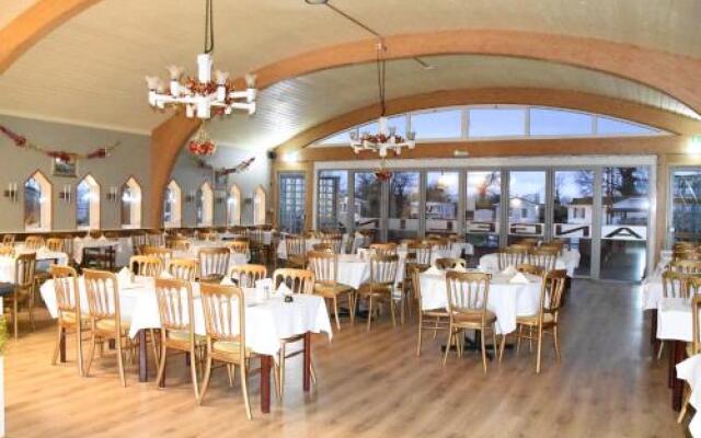 Warrens Village Motel and Self Catering