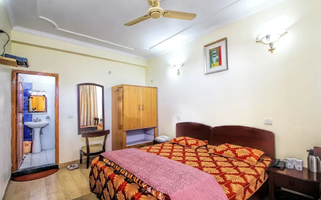 Hotel Lake Inn - A Luxury Lake View Hotel