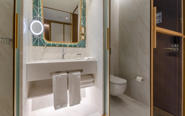 The Emerald House Lisbon, Curio Collection By Hilton