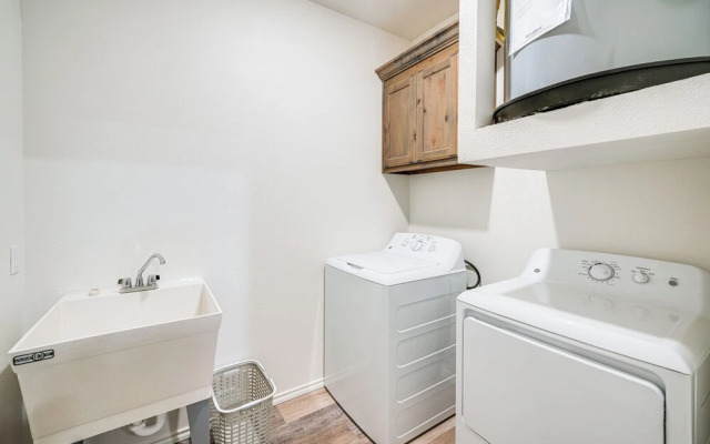 Close to Lakes & Museums: Bonham Vacation Rental