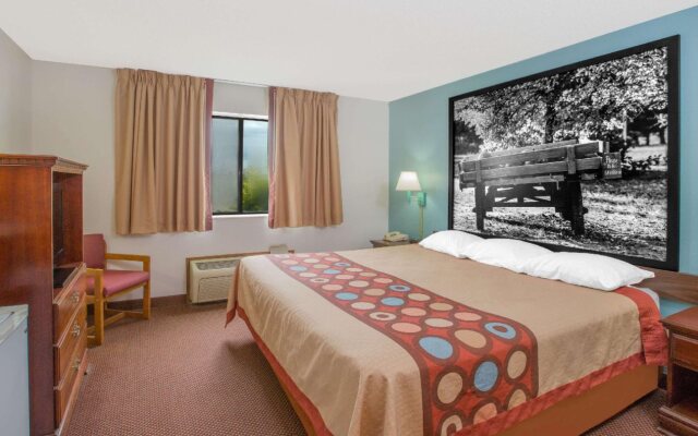 Rodeway Inn near I-35 Lamoni