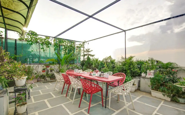 Gracious by Vishesh Hotels & Home Stay