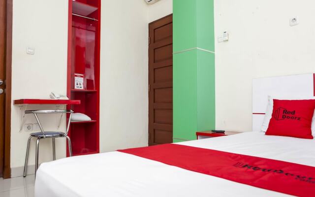 RedDoorz @ Buah Batu 2
