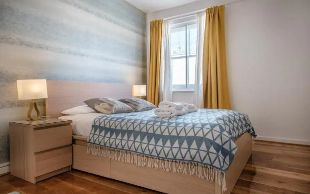 Oxford Street London by Threstle