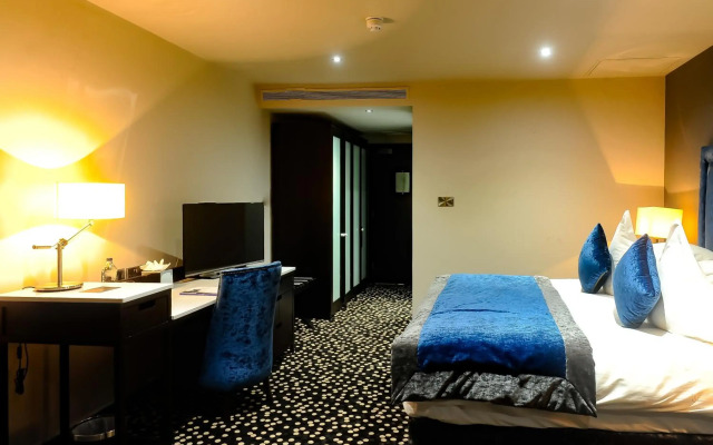 Ten Square Hotel