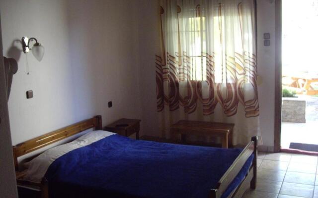 Maistrali Studios Apartments