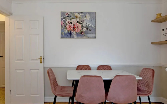 Imperial Horseferry Road Apartment