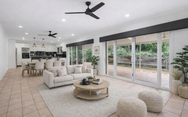 Cullen Bay Retreat Pool Balcony Marina Stroll – Balcony – Larrakeyah