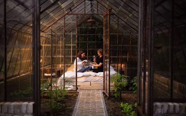 La Petite For t Antique Countryside Greenhouse