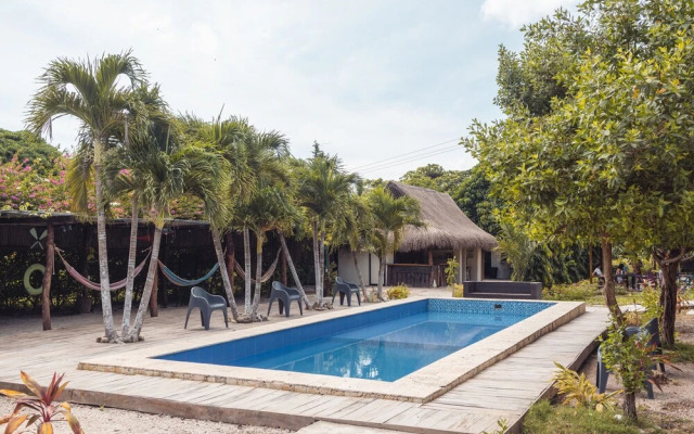 AMALIFE Beach Club & Hotel