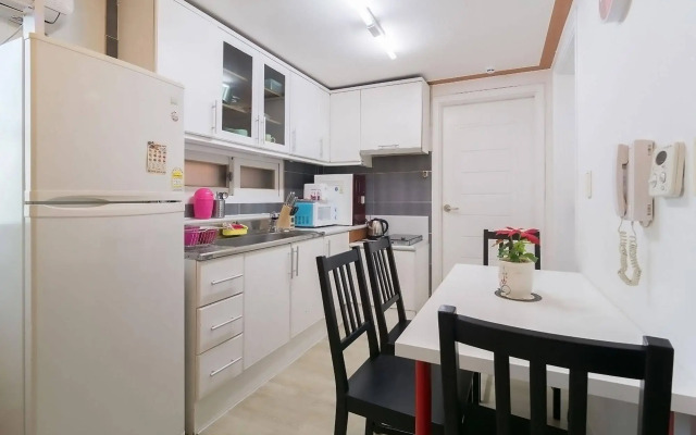 Nanu Guesthouse Pink Female Only (только для женщин)