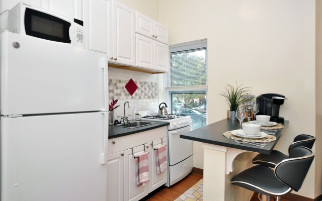 CH5 & CH7 - Majestic View Fully Furnished 1BR Dog Ok