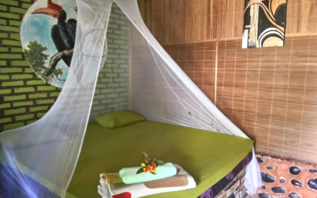 Lucky Bamboo-Bukit Lawang-Bungalows-Restaurant,Direct On The Jungle Border and Jungle Trekking Tours — hotel in Bukit Lawang