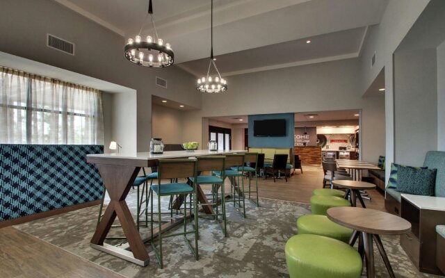 Hampton Inn & Suites Southport