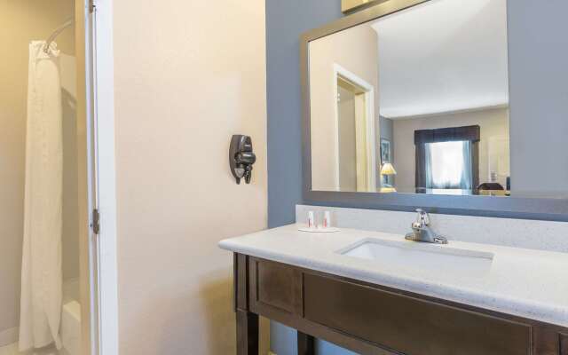 Super 8 by Wyndham Center