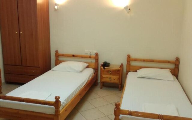 Alexandros Hotel