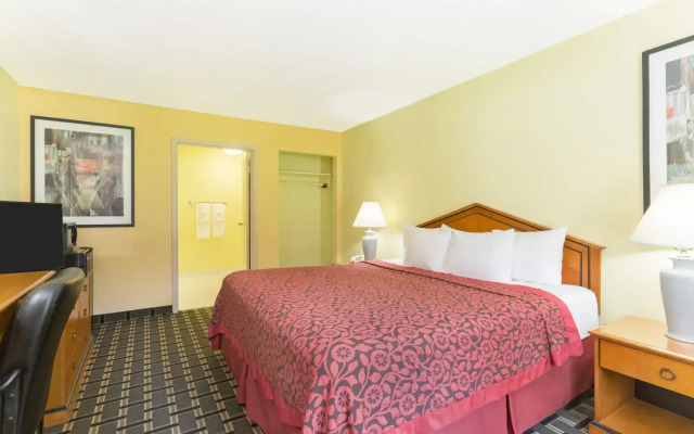Days Inn By Wyndham Savannah Airport