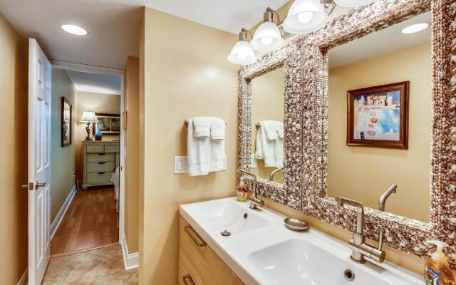 Pat's Paradise - 7030N