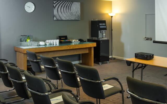 Holiday Inn London - West by IHG