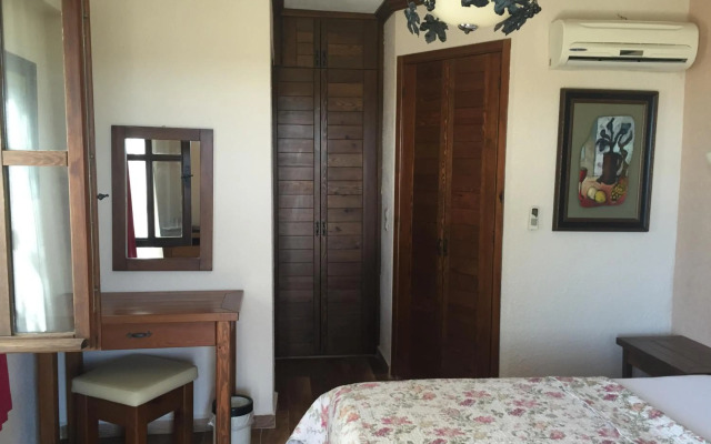 Ada Bacchus Hotel