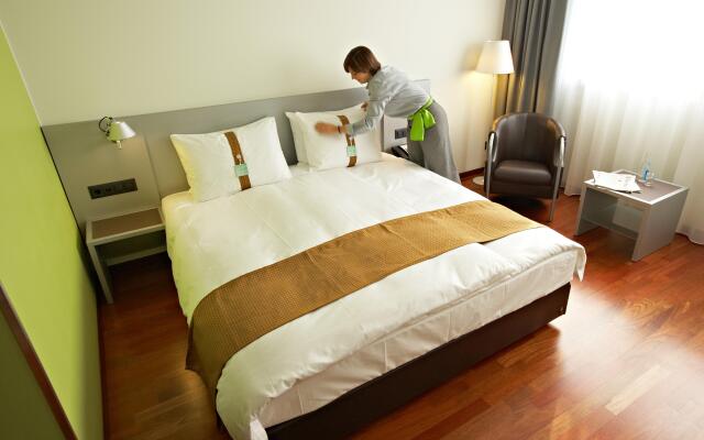 Holiday Inn Zurich - Messe by IHG