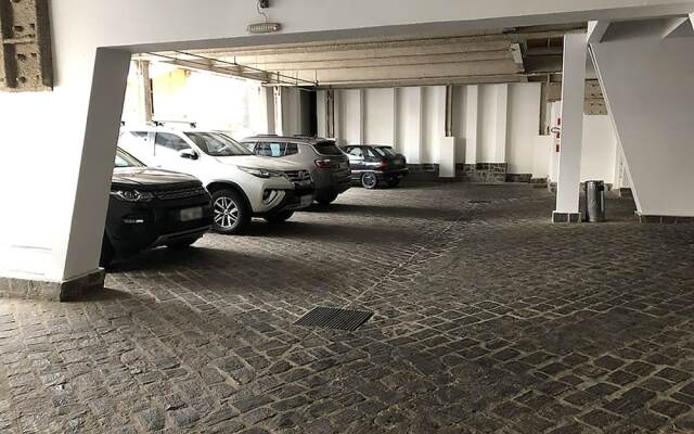 Center Suíço Flats e Shopping