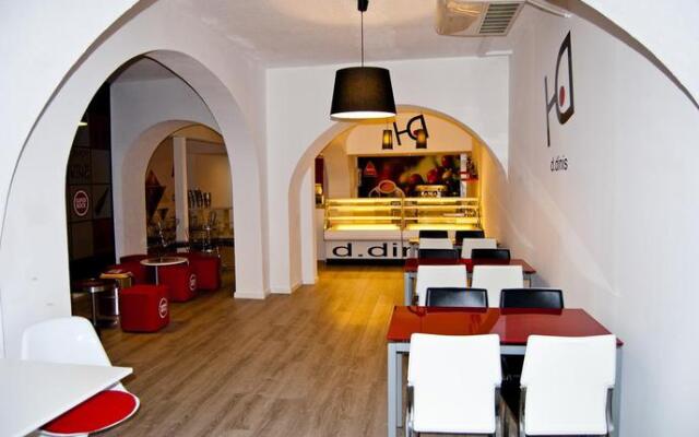 D. Dinis Low Cost Hostel