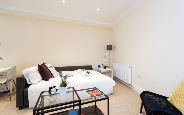 The Magravine Gardens Court I - MP02