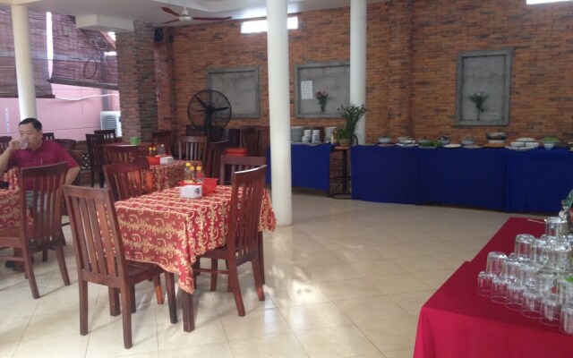 Nhat Quang Family Beach