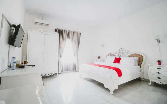 RedDoorz Plus Syariah @ Jalan Brigjend Katamso Medan