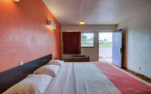 Days Inn by Wyndham Kansas City Northeast