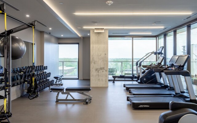 20th floor condo with pool on Rainey St by Locale