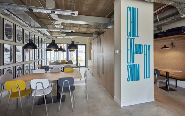 HostelFly Madrid Airport