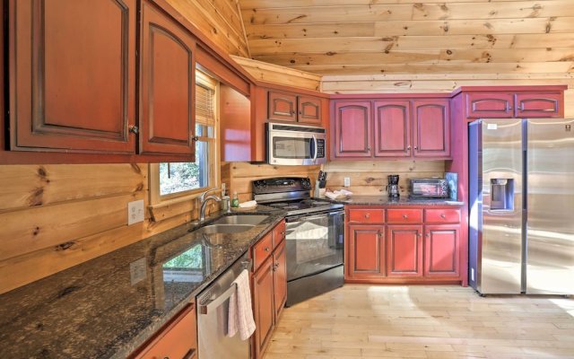 Charming Blue Ridge Cabin w/ Hot Tub & Views!