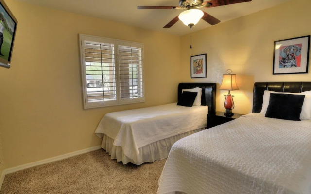 Mountain Views & Heated Pool/spa & Amenities Galore!