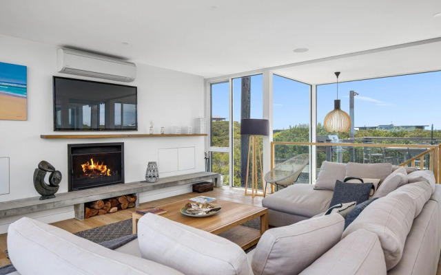 Pole House Beach Retreat Ocean Views