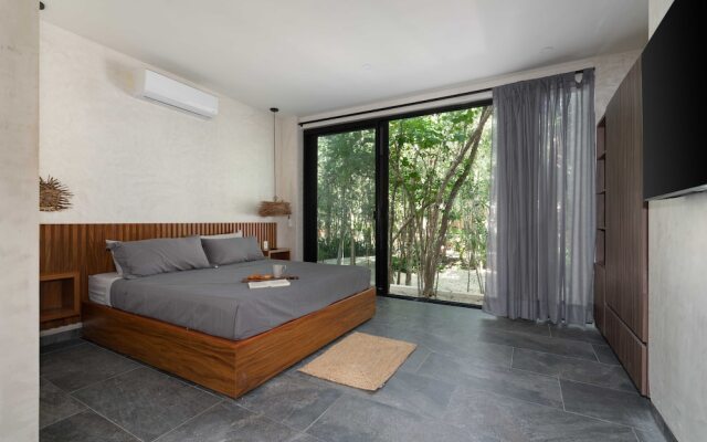 Twelve O’Clock Luxury Villas