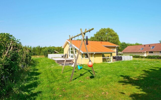 6 Person Holiday Home in Hemmet