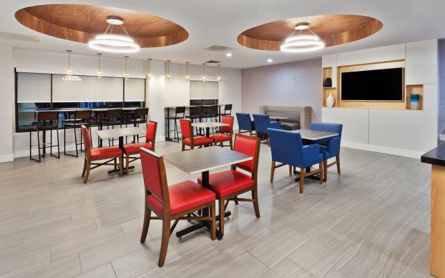 Holiday Inn Express & Suites Rome-East, an IHG Hotel