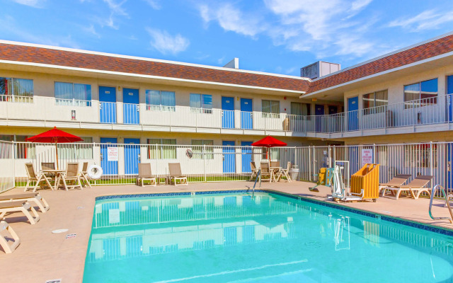 Motel 6 Phoenix North - Bell Road