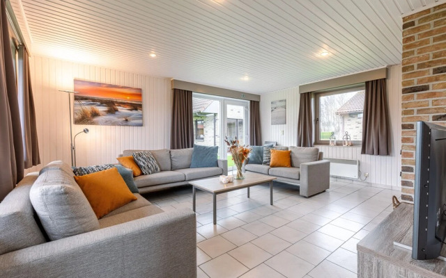 Family House de Strandjutter Westende 8 Persons