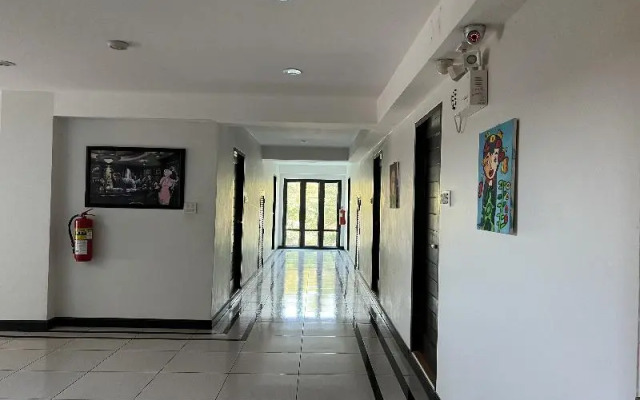 The Season Airport Udonthani By Zuzu