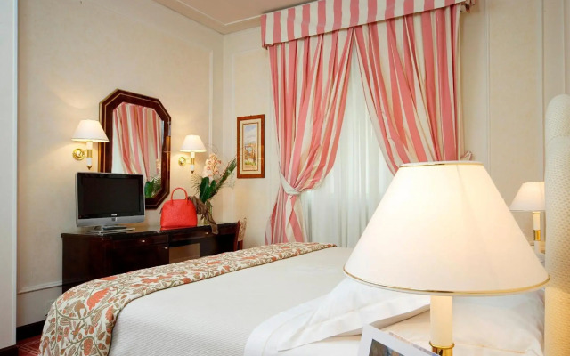 Remi Hotel