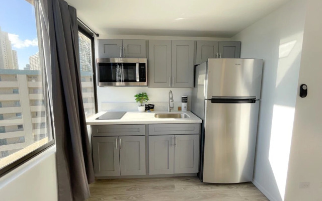 Hawaiian Monarch 1804 Condo by Redawning