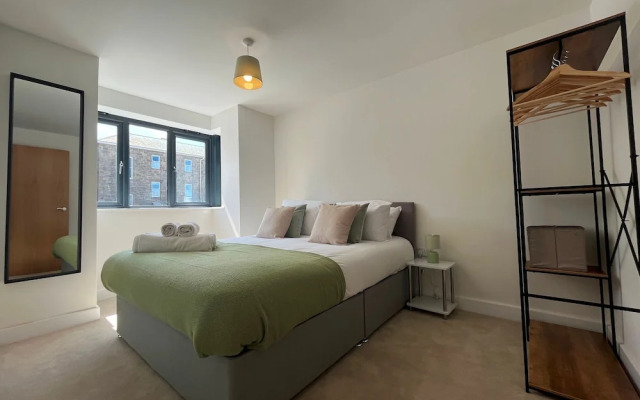 The Retreat on Morrab Sleeps 6 Balcony Parking